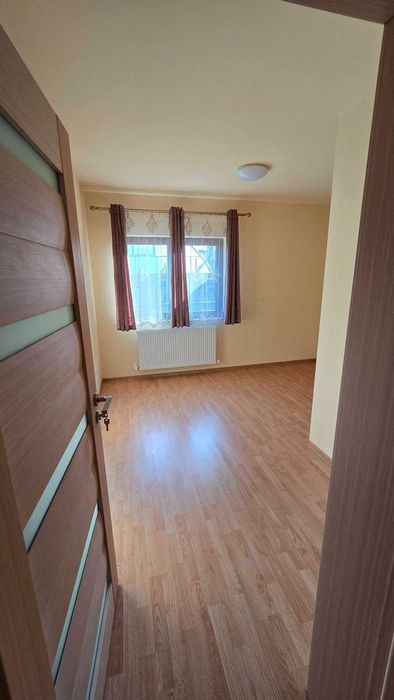inchiriez apartament 2 camere Valea Adanca IASI