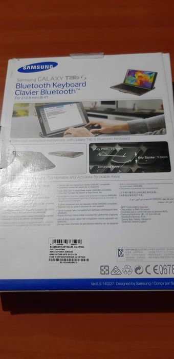 Vand/schimb Samsung Keyboard  bluetooth si Book cover sigilate Tab8,4"