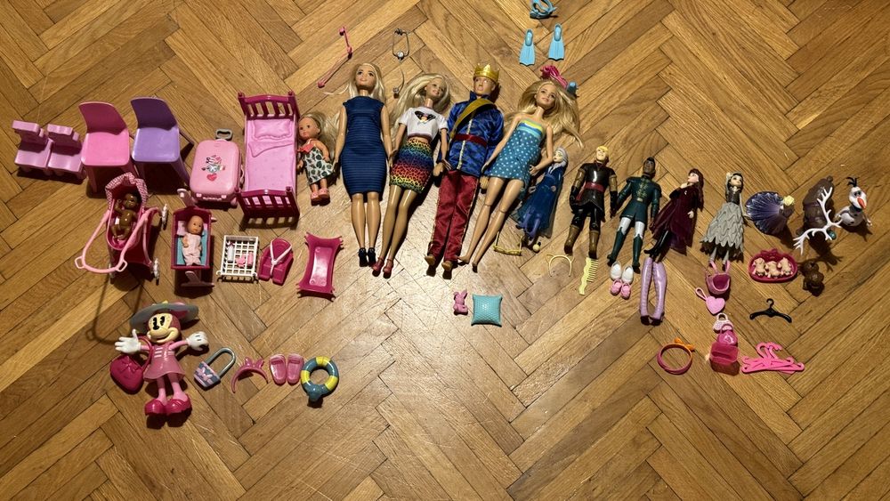 Papusi Barbie, casa accesorii, aparat foto digital, diverse