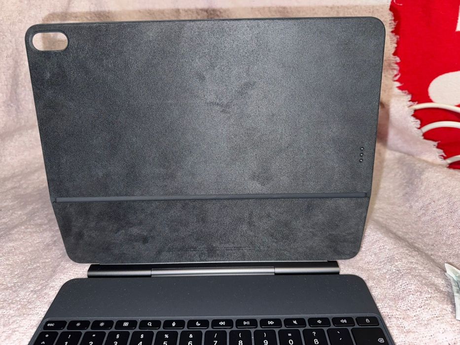 Apple Magic Keyboard original – iPad Air 4 / Air 5 (10.9”) – impecabil