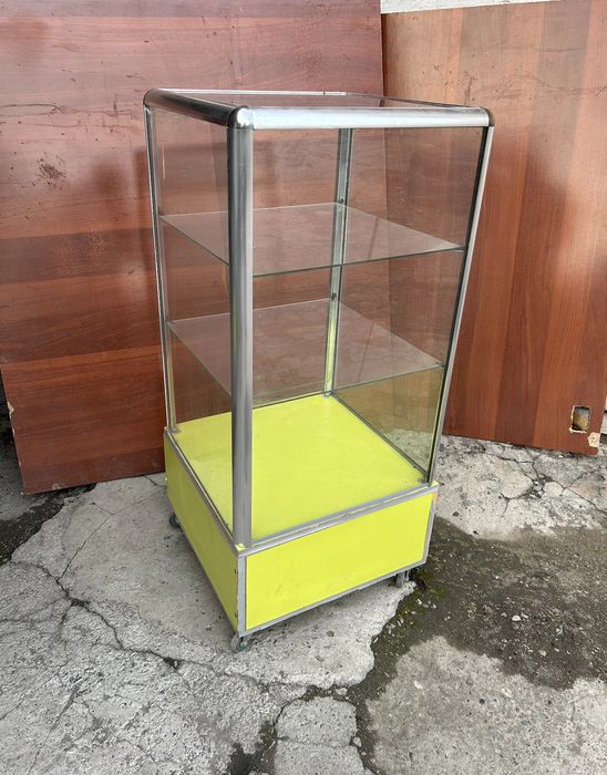 Продаётся витрина