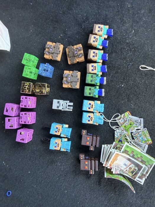 Minecraft kinder joy играчки