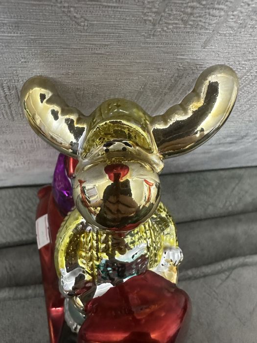Новогодний олень красивый игрушка
