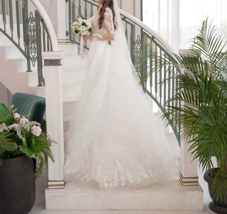 Rochie mireasa + trena detasabila + voal (Model pe comanda - Deosebit)