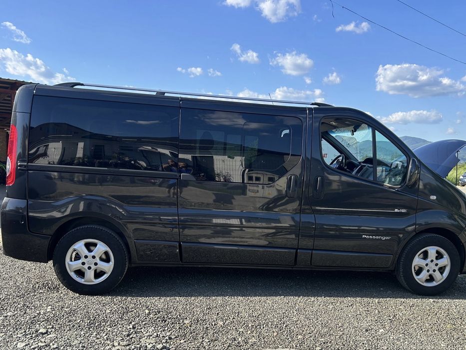 Vând Renault Trafic