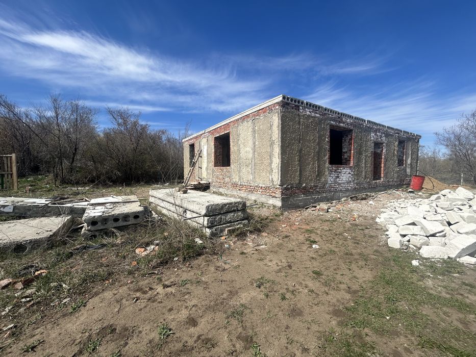 Продам дом недостроенный 148кв