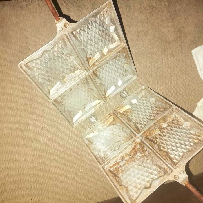 Скаричка за гофрети на жар