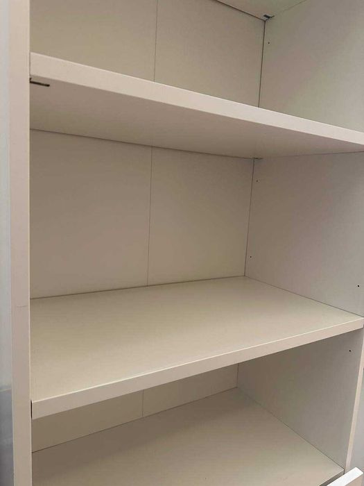 Бяла библиотека / шкаф с рафтове и чекмеджета – като нов