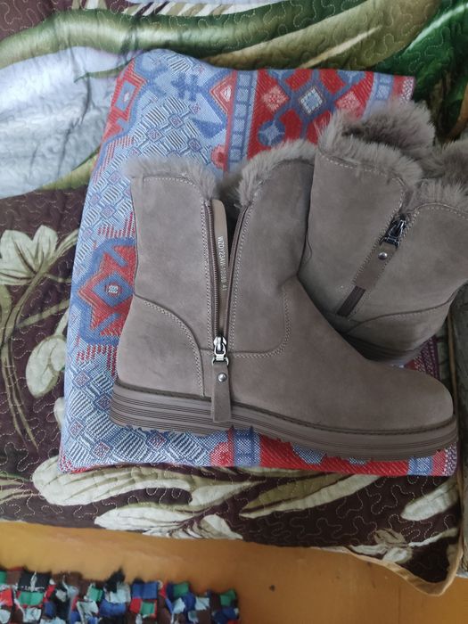 Продам женские сапоги