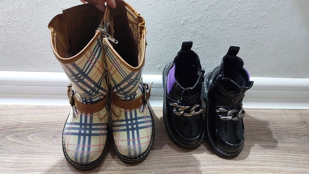 Продам детскую обувь