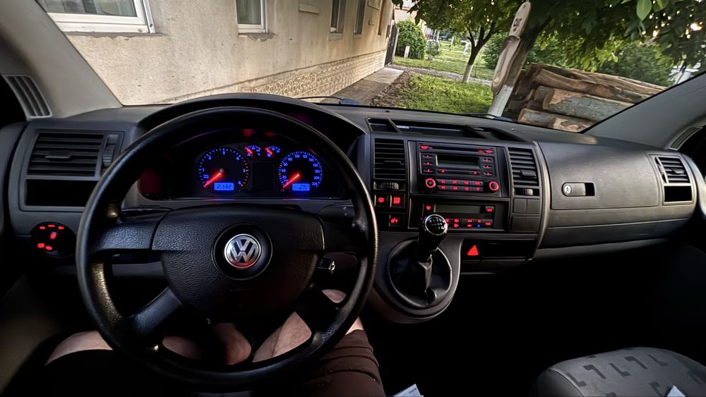 Vw t5  2.5 tdi caravelle