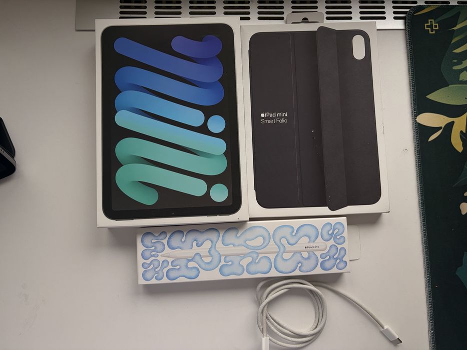 Ipad mini 7 wifi 128gb space gray ca nou + husă Smartfolio + Apple pencil pro
