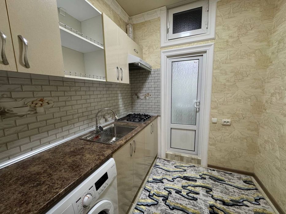 Продается 2 ком. Квартирп на 3 этаже площадью 47 кв.м. В Микрорайоне