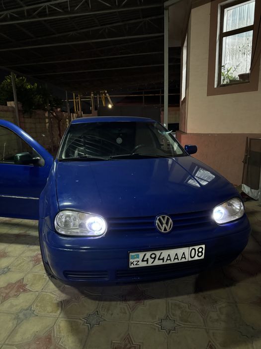 Срочно продается Гольф 4 1,6обьем