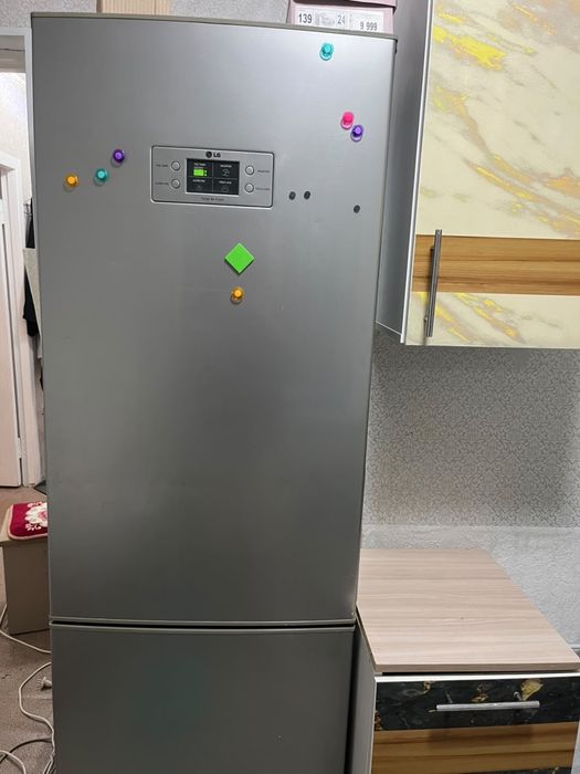 Холодилник LG  холодильник