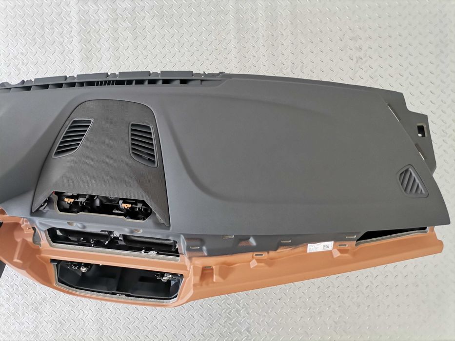 Ново Табло BMW 5 G30 G31 G38 Lci HUD Cognac гума