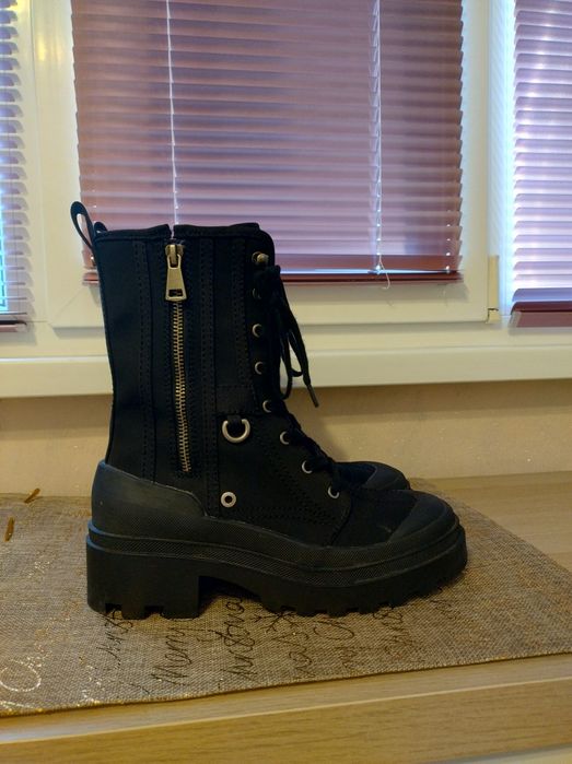 Zara боти тип кубинки