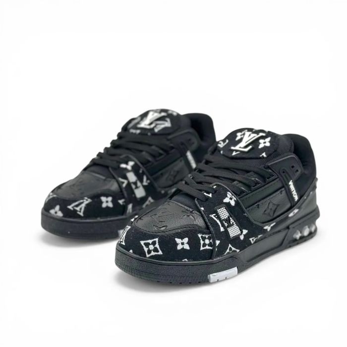 Adidasi LV model nou