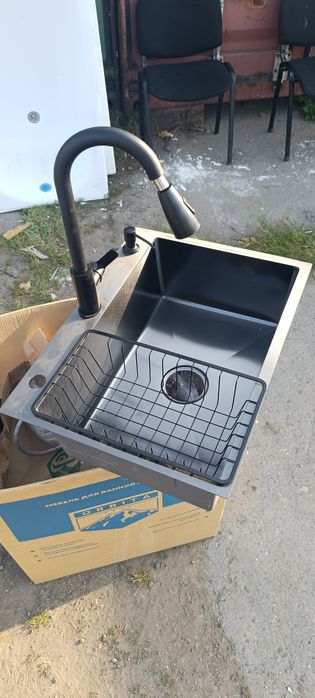 Мойка для кухни со смесителем