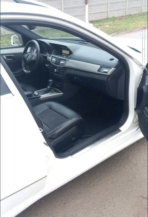 Vând Mercedes E-class