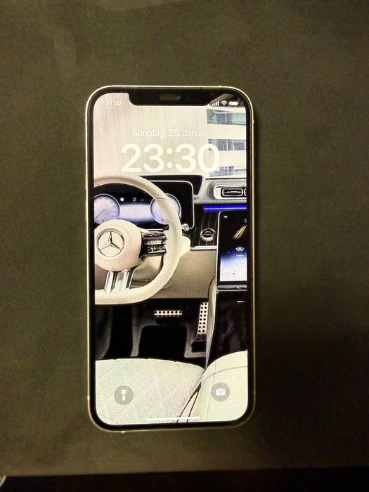 iPhone 12 – 64 GB, отлично състояние Продавам iPhone 12 с памет 64 GB