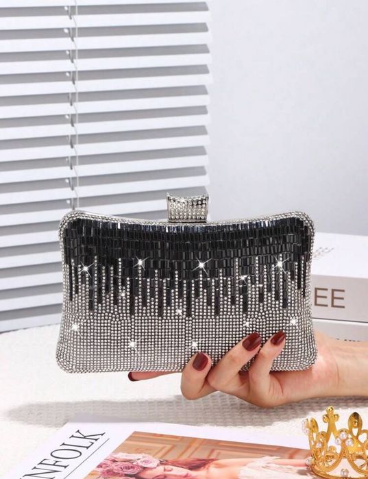 Елегантен клъч чанта