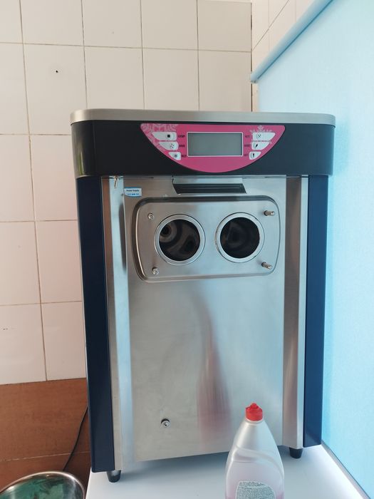 Фреизер для мягкого морожиного