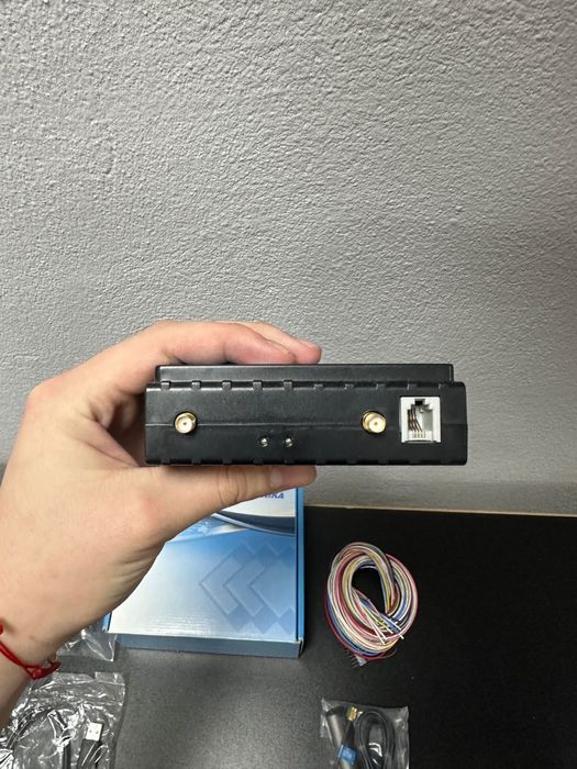 GPS трекер Teltonika FM5300