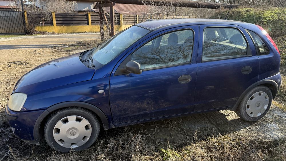 Opel Corsa 1.0 benzină, an 2004