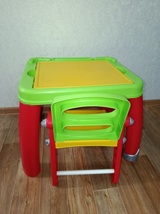 Детский стол со стульчиком