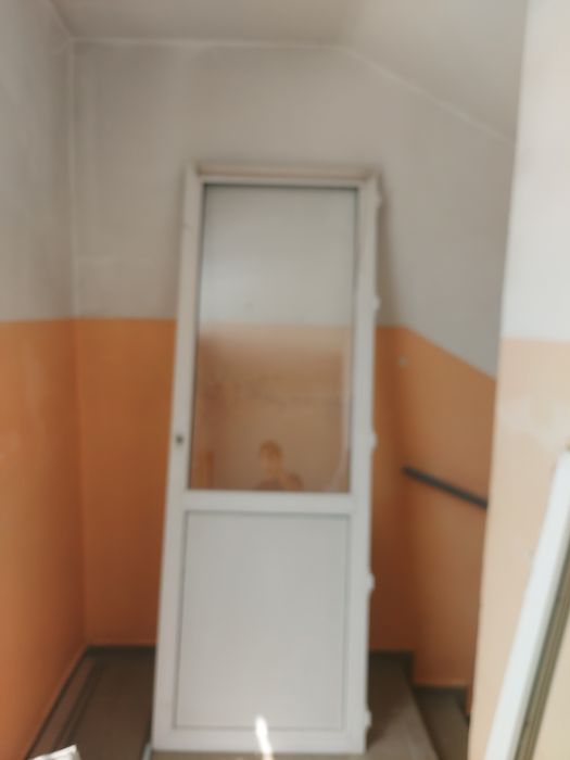Продается дверь пластиковый