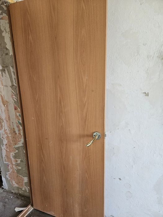 Отдам двери межкомнатные