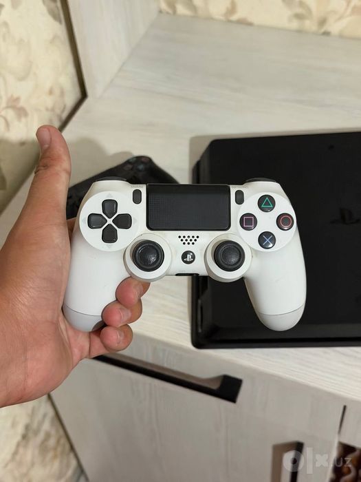 playstation 4 slim