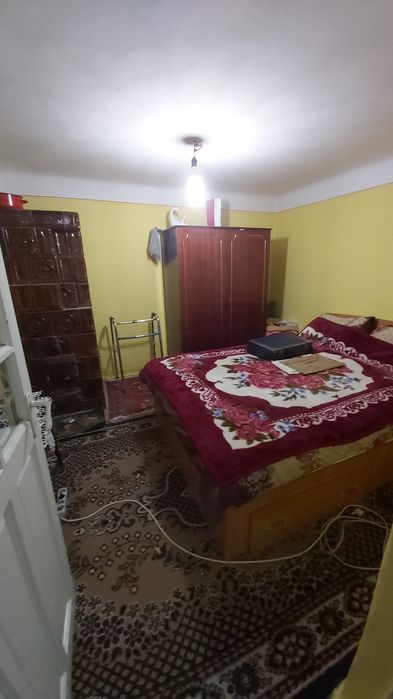 Vând casă cu teren