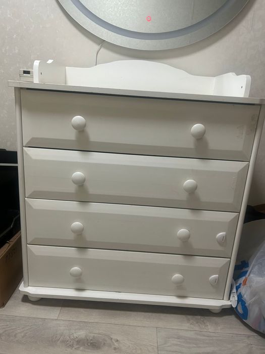 Комод/ Тумбочка