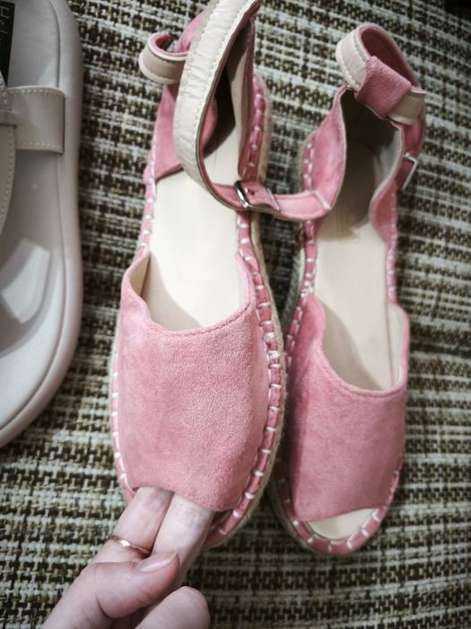 Продам сандалии 37/38 размер