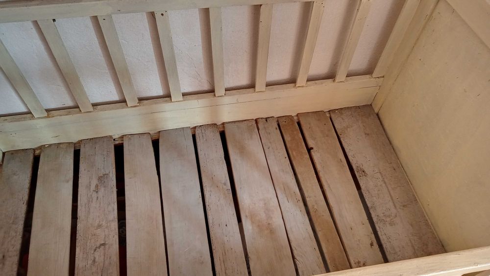 Продавам креватче-кошара с дюшек