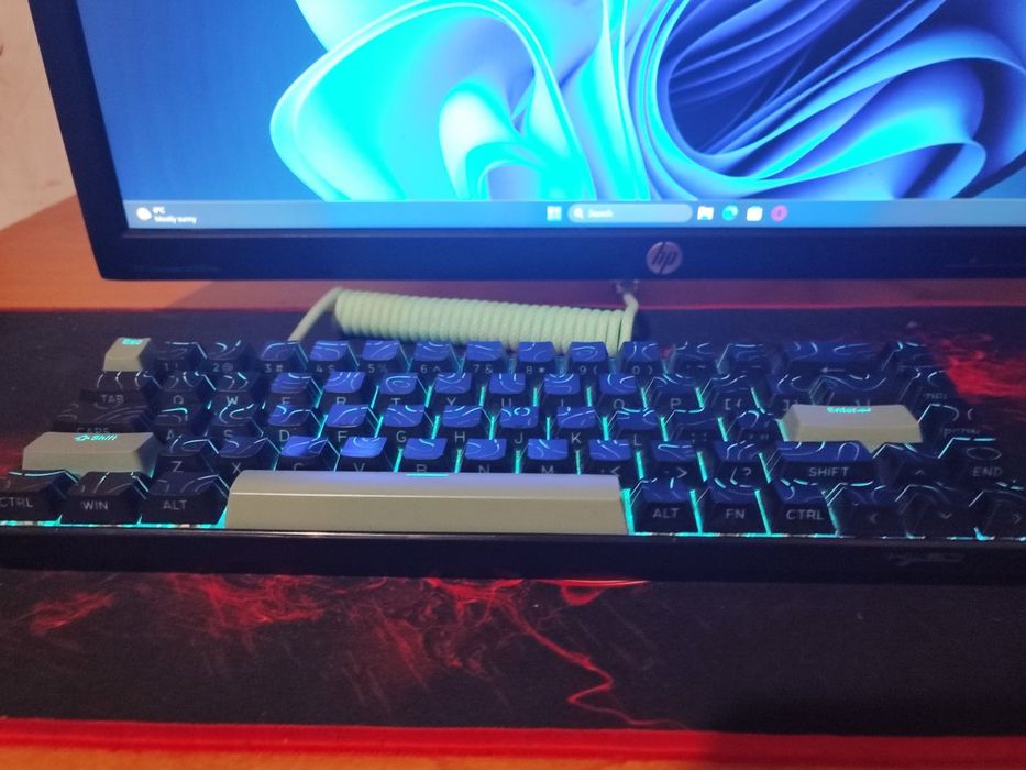 Механична геймърска клавиатура + подарък