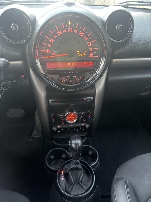 Mini Countryman автомат