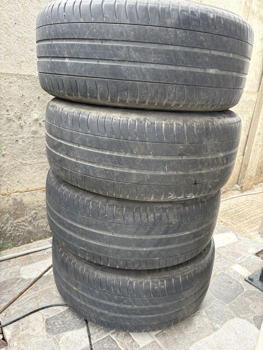 Jenti originale cu anvelope Michelin pentru Mercedes C148