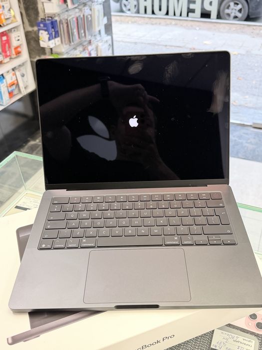 Apple Macbook Pro 14" M5 512GB НОВ!!!