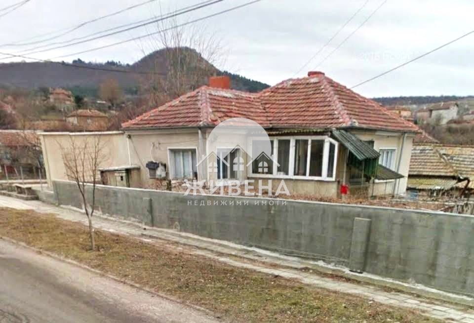 Къща в кв. Повеляново, гр.Девня, площ 100 кв.м