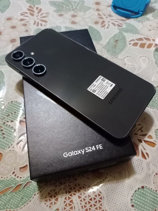 Самсунг S24FE 8/128