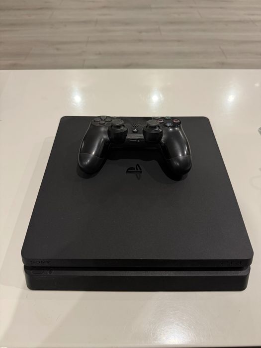 Playstation 4 slim