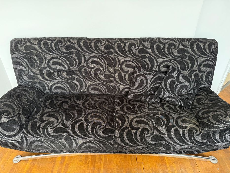 Два дивана, един фотьойл плюс настолен шкаф