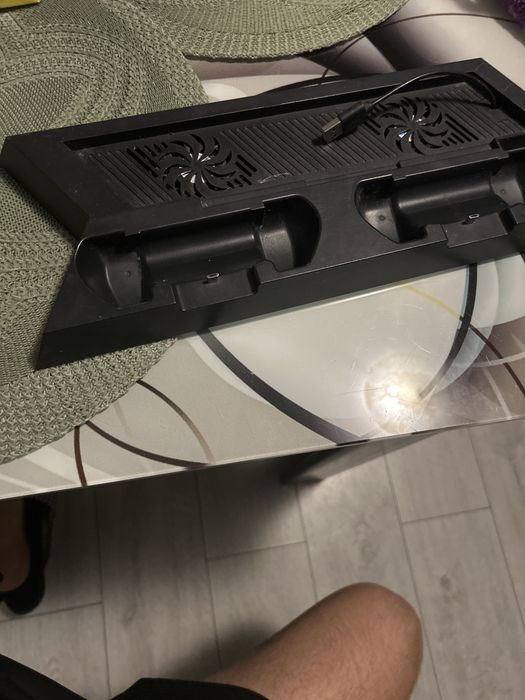 Stand de racire si incarcare PlayStation 4 slim/pro