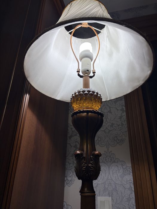 Продам Светильник