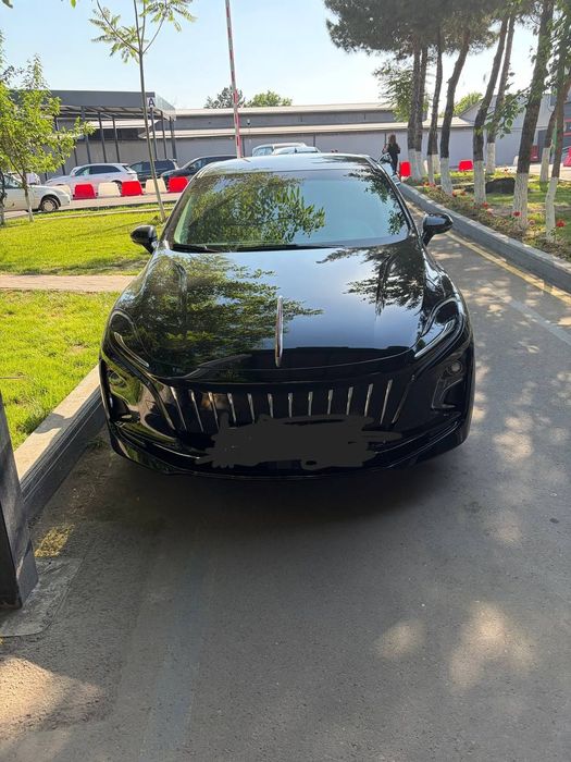 Продаётся Hongqi  mq5
