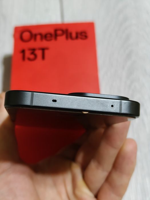 One Plus 13T 256 gb Ram 12+12 5G