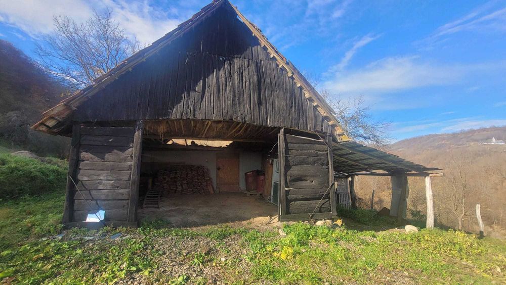 Vanzare teren in Judetul Hunedoara (cu casa)